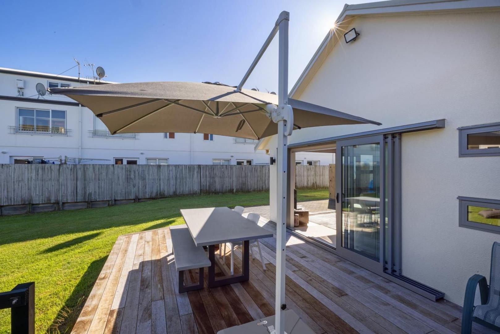 The Iconic Kiwi Bach, Full Site Downtown Mount Villa Mount Maunganui Exterior photo