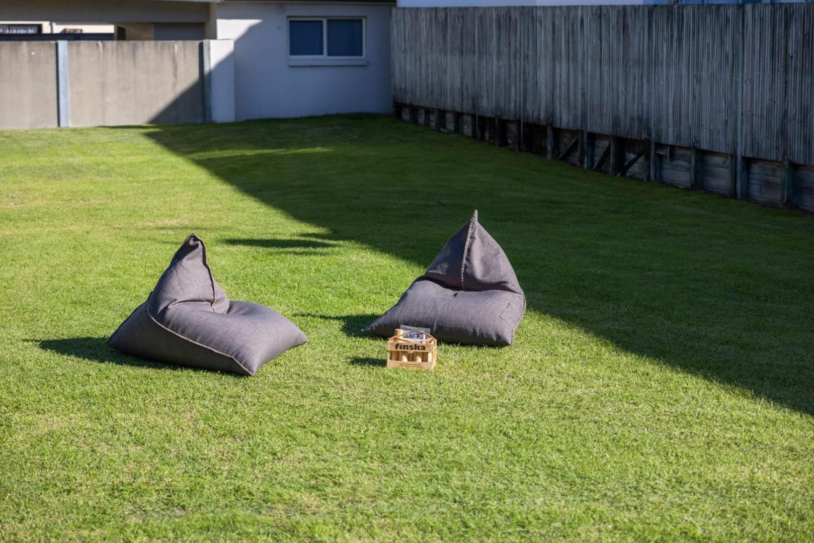 The Iconic Kiwi Bach, Full Site Downtown Mount Villa Mount Maunganui Exterior photo