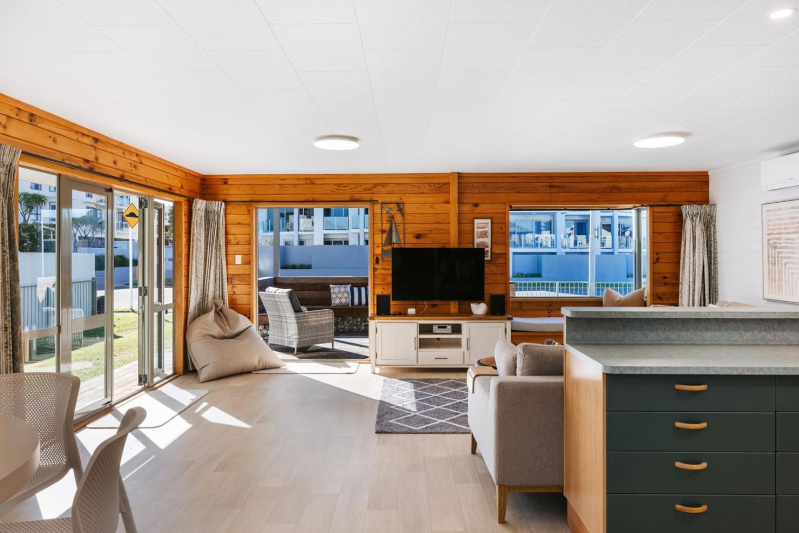The Iconic Kiwi Bach, Full Site Downtown Mount Villa Mount Maunganui Exterior photo